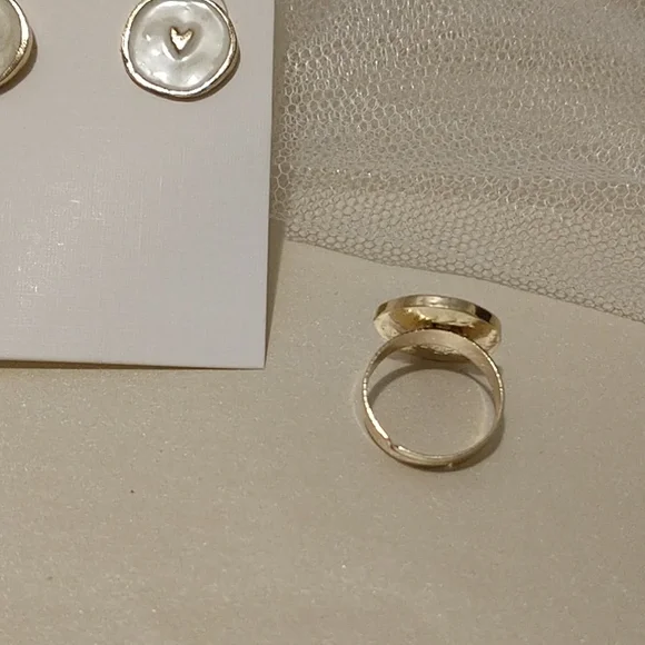 Pretty Enamel Earring Set with a bonus Ring! - Picture 5 of 10